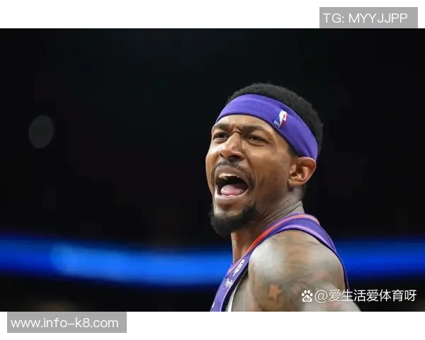 太阳三分火力全开56投22中创赛季新高万箭齐发展现强大实力