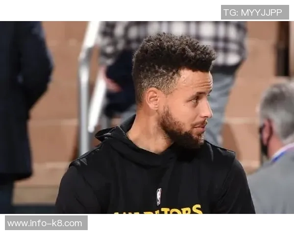 恩比德三节高效发威15投11中轻松斩获30分7篮板6助攻表现惊艳